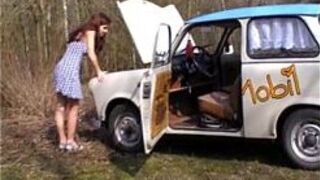 Amateur girlfriend outdoor fuck with huge facial cumshot - porn video